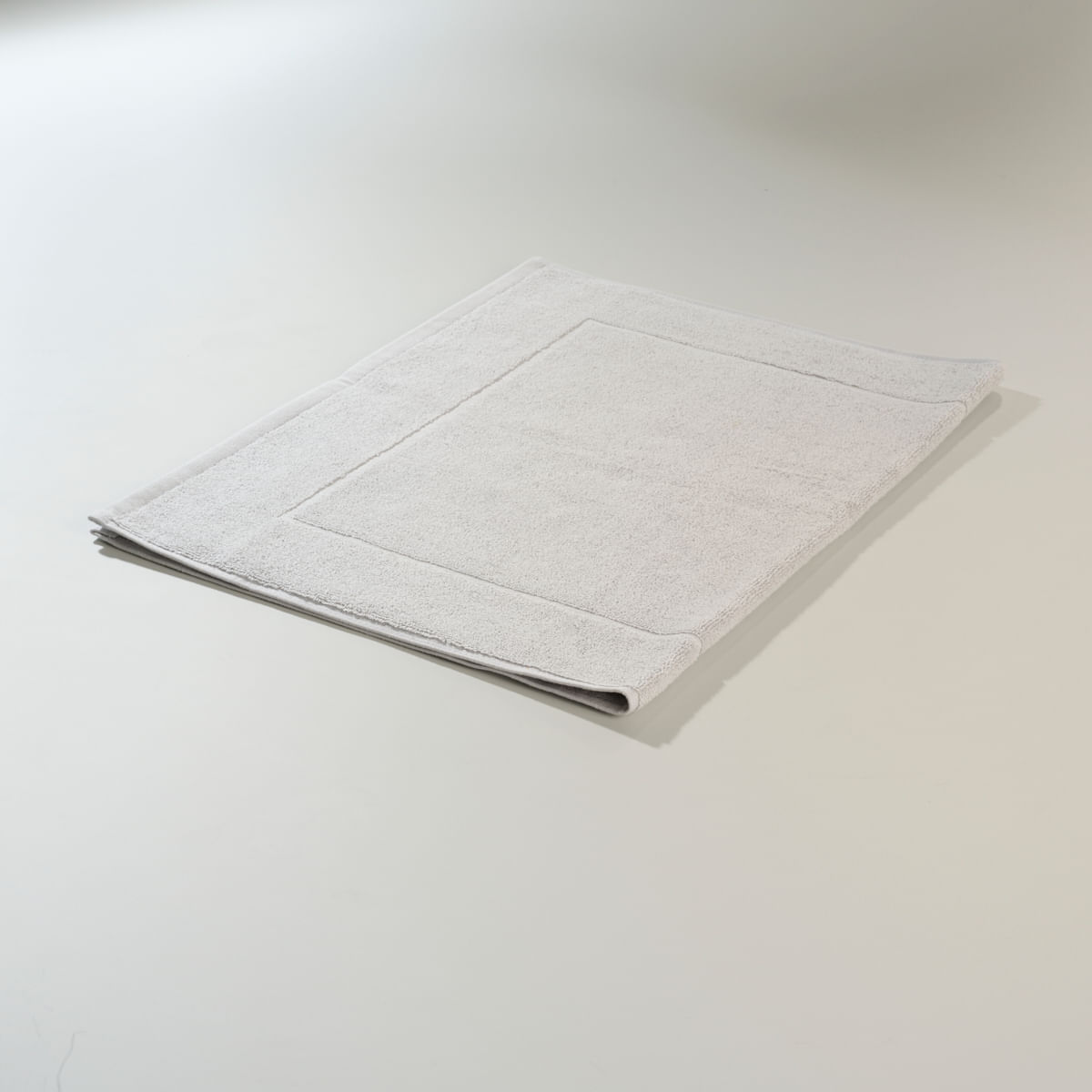 03 06 0054 Piso Glamour Prata 001.jpg